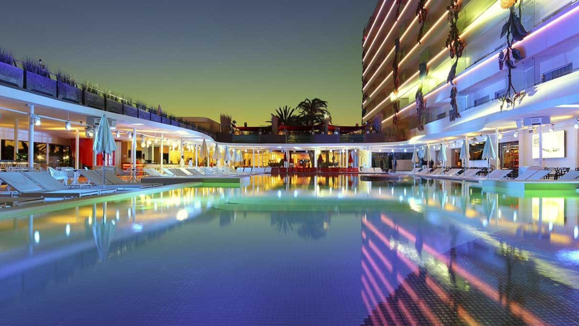 Imagen de una piscina de Palladium Hotel