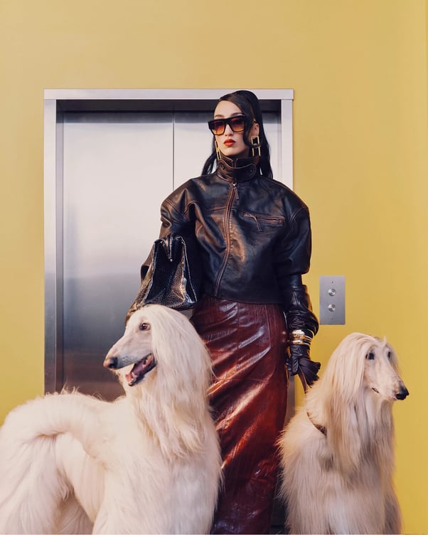 3_4_Glamoratti_hero_mobile